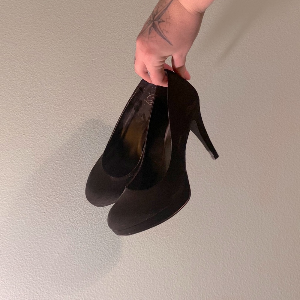 Size 9 black heels